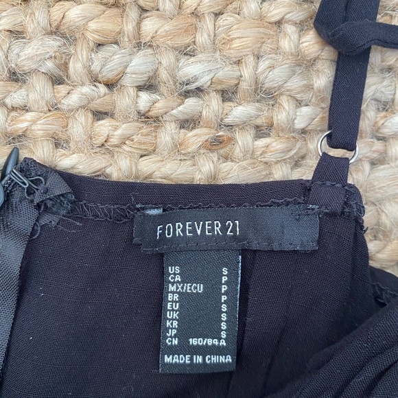 Black slit dress - Picture 3 of 3